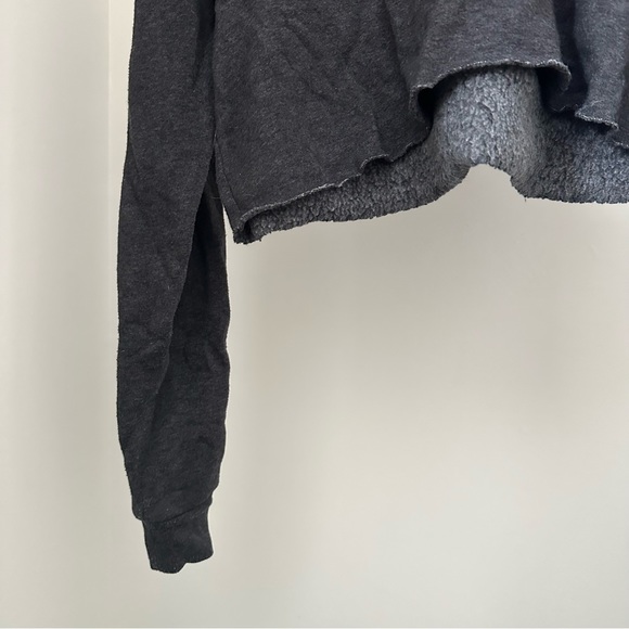 Forever 21 women’s grey cropped hoody size small - Picture 2 of 5